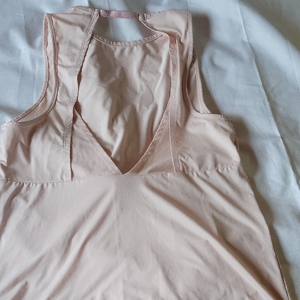 Nike Women's Cream leeveless Top Size M